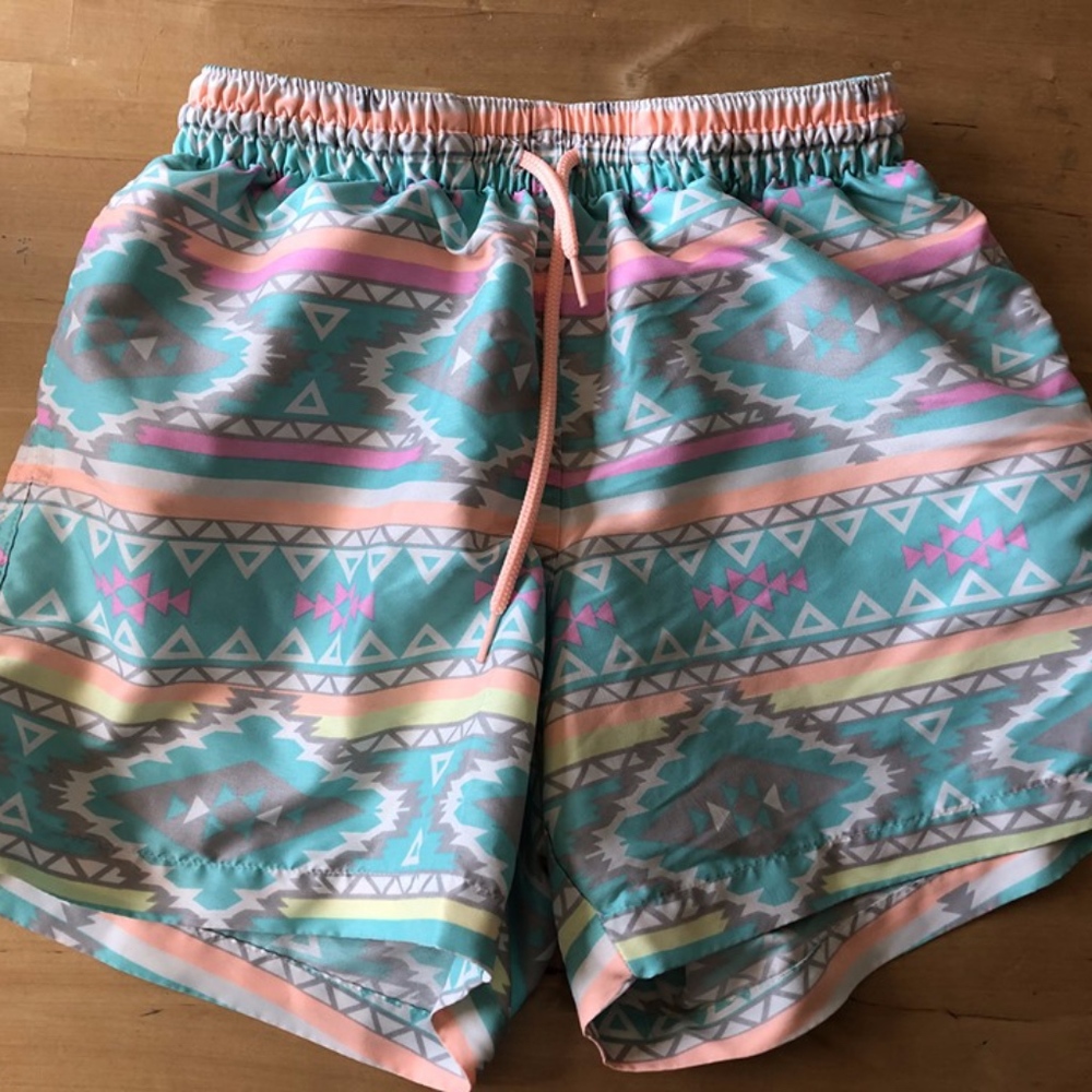 Chubbies 5.5" Swim Trunks ("The En Fuegos")